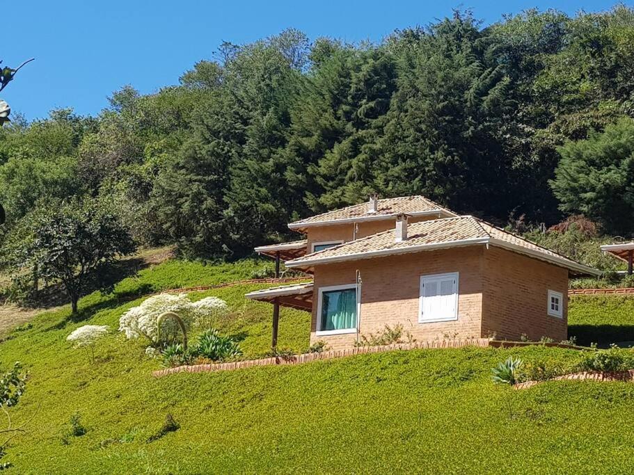 Recanto Dos Beija Flores, Chale Lantana B Monte Alegre do Sul Zewnętrze zdjęcie